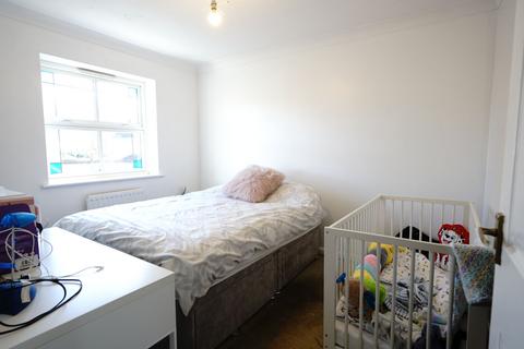 3 Hazel Drive, South Ockendon, RM15 6JT