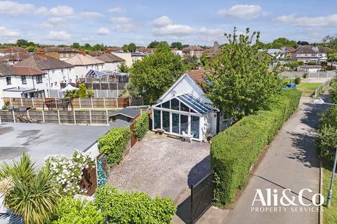 Evergreen, 39a Dell Road, Grays, RM17 5LE