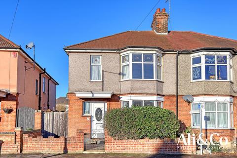 3 bedroom semi-detached house for sale, Oval Gardens, Grays