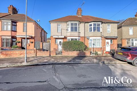 3 bedroom semi-detached house for sale, Oval Gardens, Grays