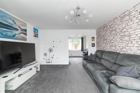 3 bedroom semi-detached house for sale - Broome Close, Fawdon, Newcastle upon Tyne