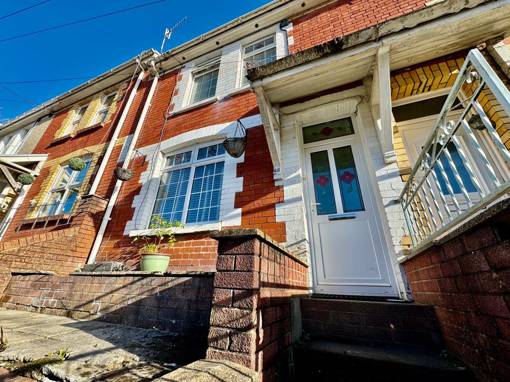 The Avenue, Pontycymer, Bridgend 4 bed terraced house £850 pcm (£196 pw)