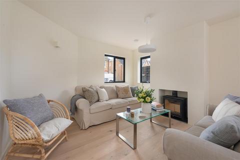 1 Hillview Road, Whitstable, CT5 4HX