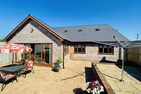 4 bedroom detached bungalow for sale, Penllwyngwyn Road, Bryn, Llanelli