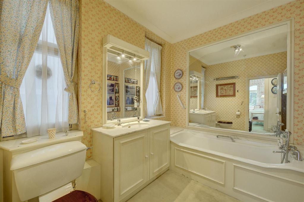 55 iverna court 1139 bath2.jpg