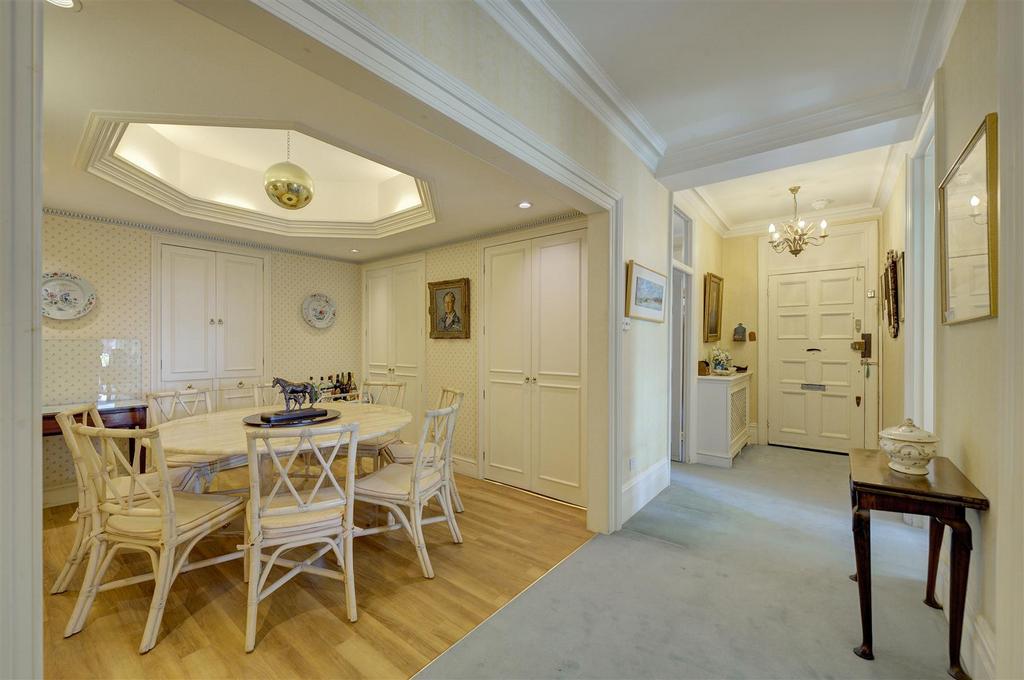 55 iverna court 1139 din hall.jpg