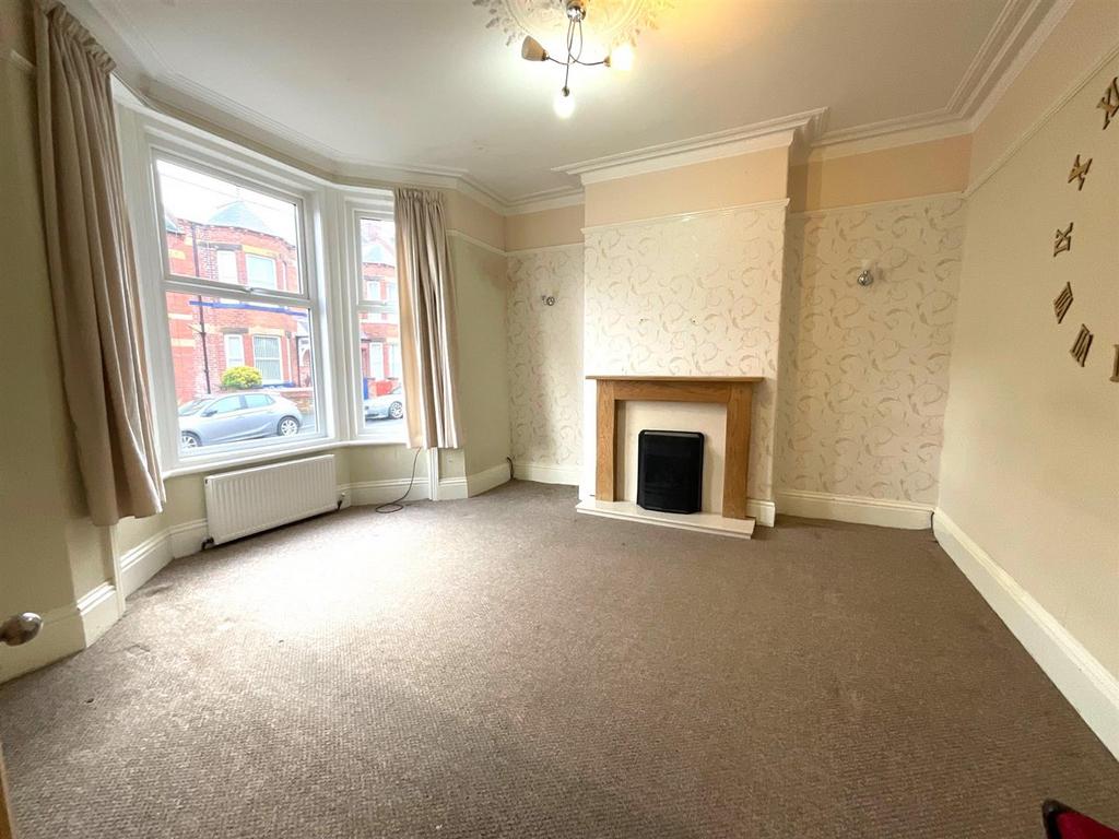 Ashville Avenue, Scarborough, YO12 7NF 4 bed terraced house for sale