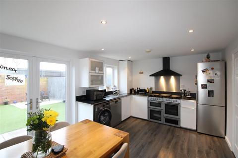 3 bedroom end of terrace house for sale, Appletree Court, Walbottle, Newcastle Upon Tyne