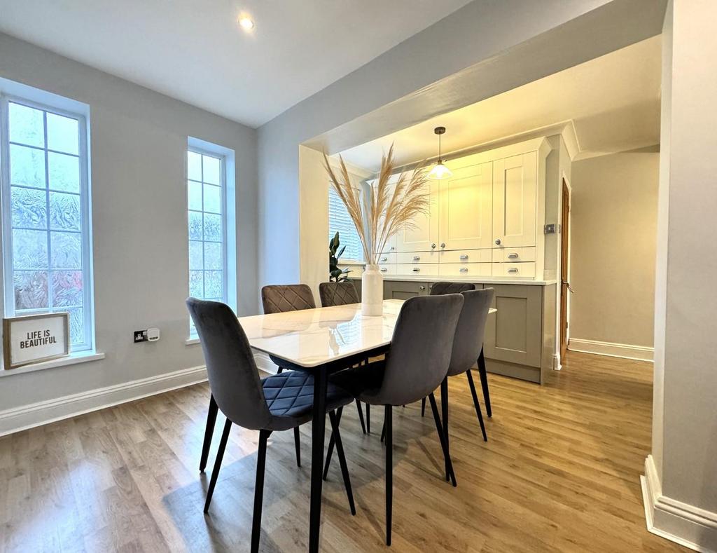 Kitchen diner family room