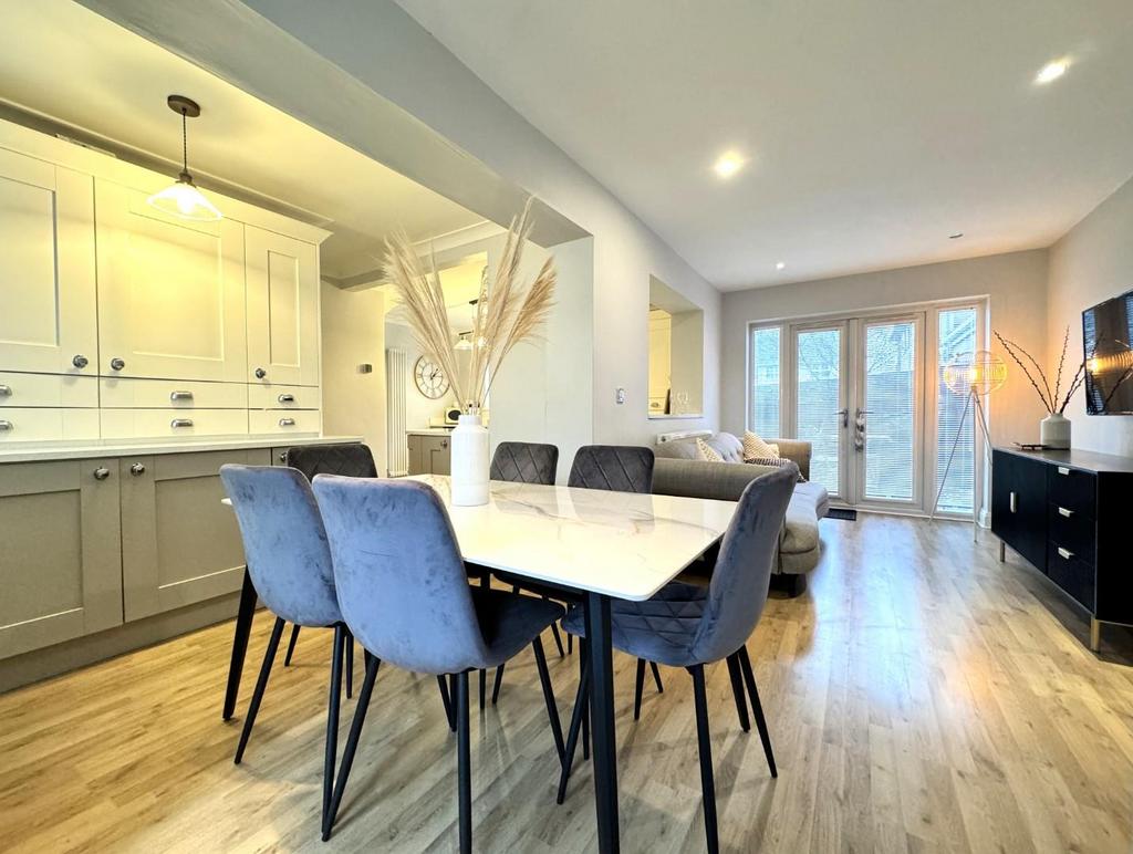 Kitchen diner family room
