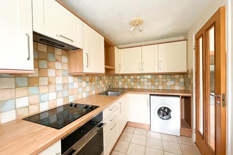 2 bedroom flat for sale, Woodhams Close, Battle, TN33