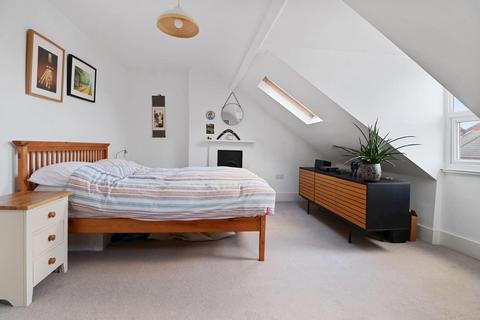 154 Venner Road, London, SE26 5JQ