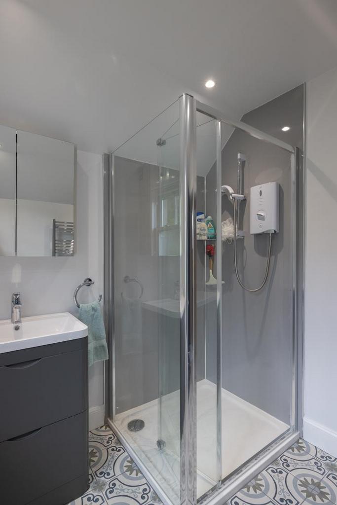 West-Moulin-Road-Shower Room.jpg
