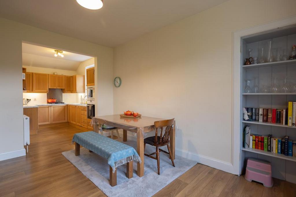West-Moulin-Road-Dining/kitchen.jpg