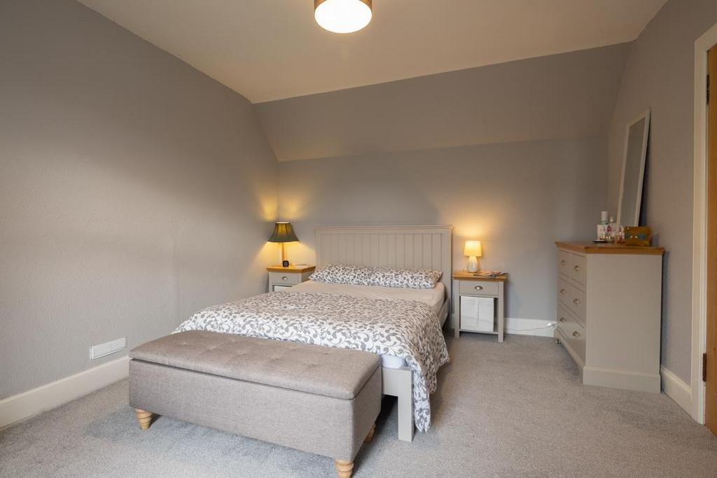 West-Moulin-Road-Bedroom.jpg