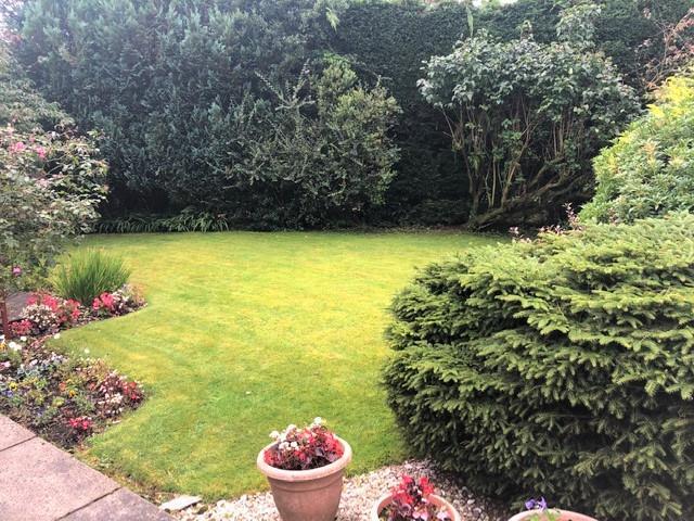 Drummond park, crook of devon - front garden