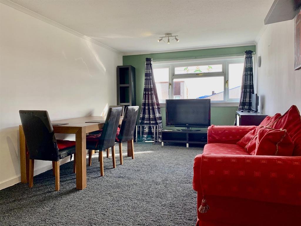 Calder Gardens, Edinburgh Lounge.jpg