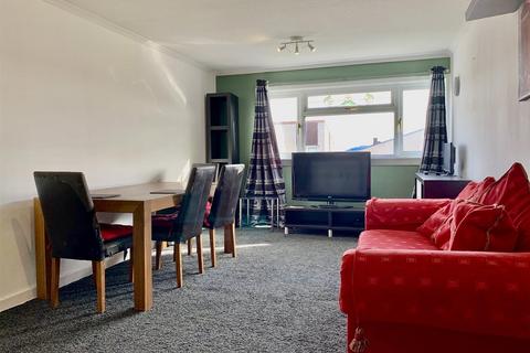 38/13 Calder Gardens, Edinburgh, EH11 4LE