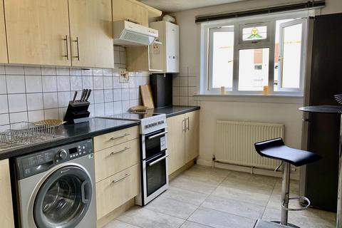38/13 Calder Gardens, Edinburgh, EH11 4LE