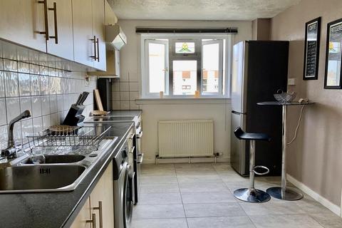 38/13 Calder Gardens, Edinburgh, EH11 4LE