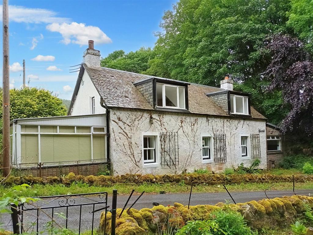 Wynadotte, Pitlochry, Dunfallandy, Cottage