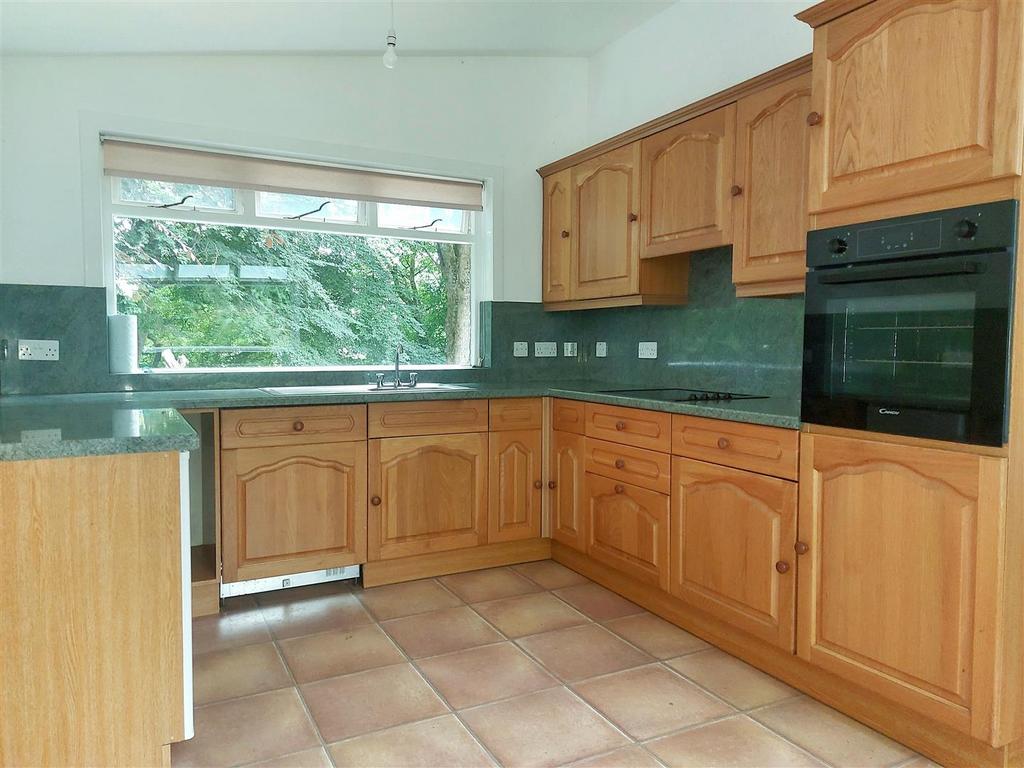 Wynadotte, Fitted Kitchen