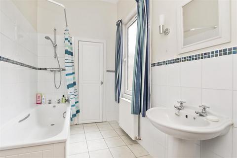 Ivy Knoll Ancaster Road, Crieff, PH7 4AL