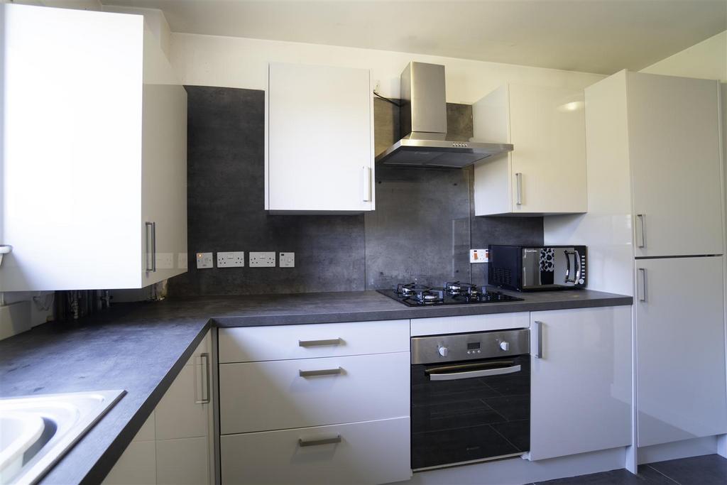 Kitchen 3.jpg