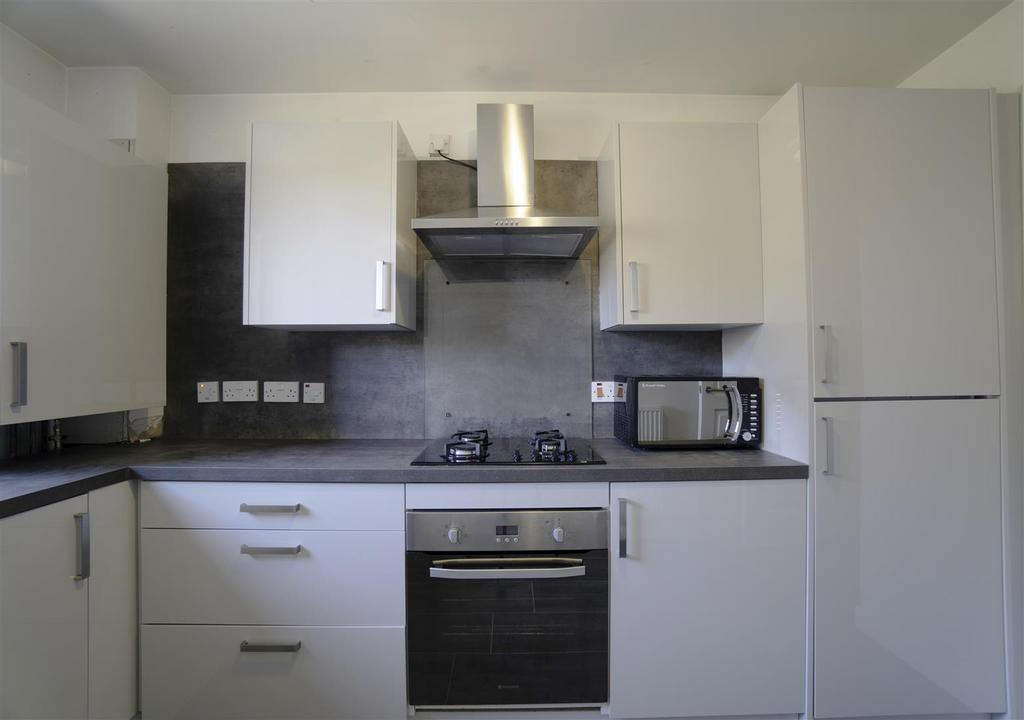 Kitchen 1.jpg