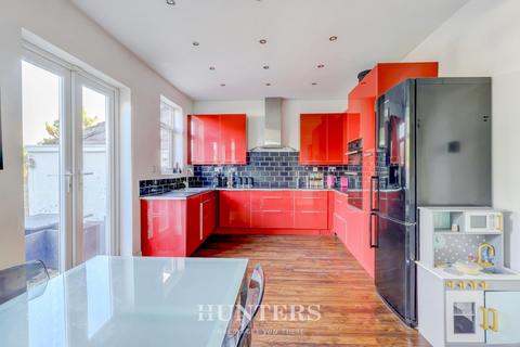 49 Mossway, Middleton, Manchester, M24 1WS