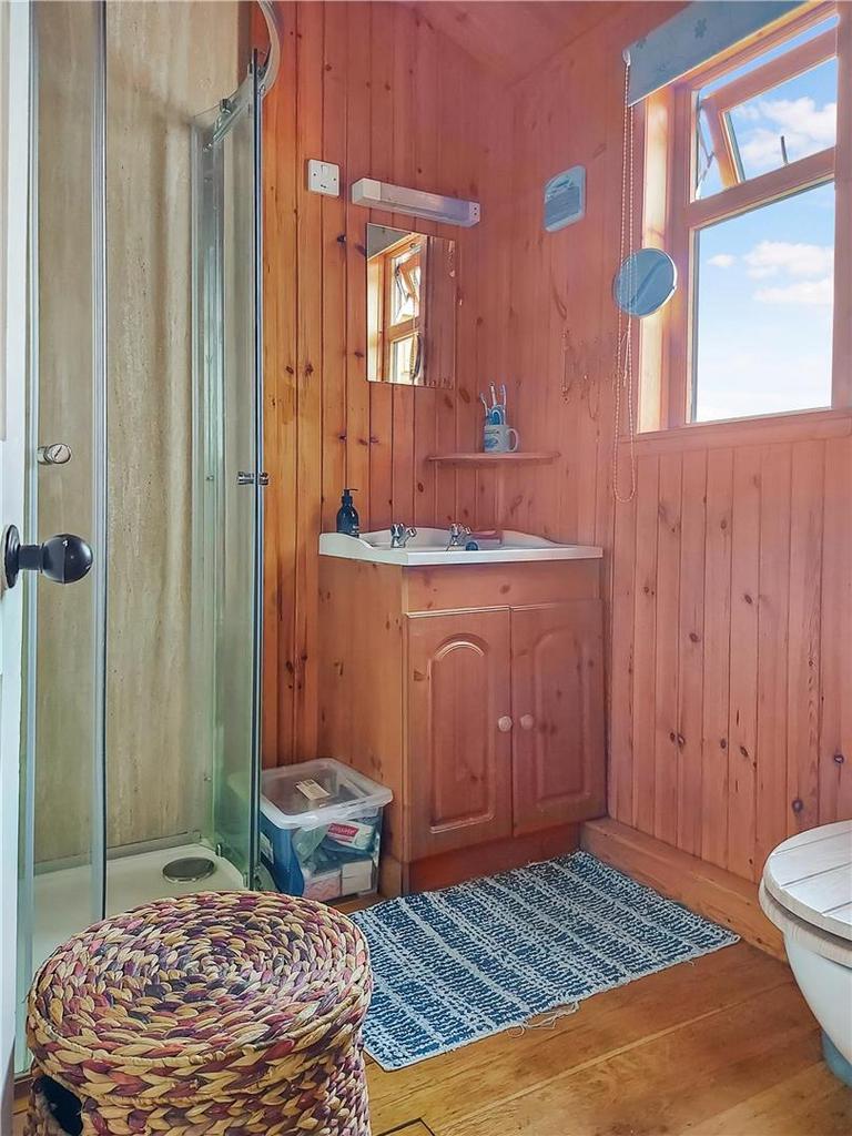 3 Forestry Cottage, Queensview, Bathroom