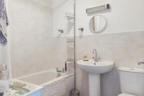 25 Knockard Place, Pitlochry, PH16 5JF
