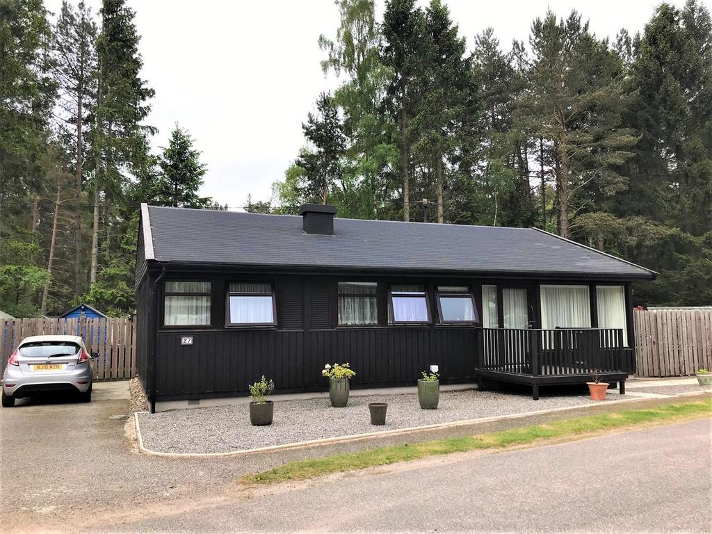 Mortlich Gardens, Aboyne AB34 3 bed detached bungalow for sale £195,000