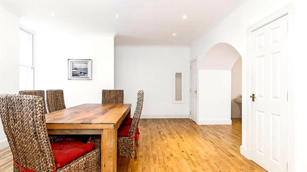 Dining 3 St Johns Street.jpg