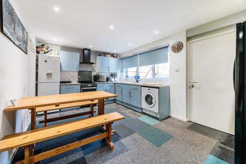 32 Burham Close, London, SE20 8JF