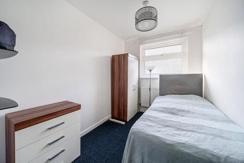 32 Burham Close, London, SE20 8JF