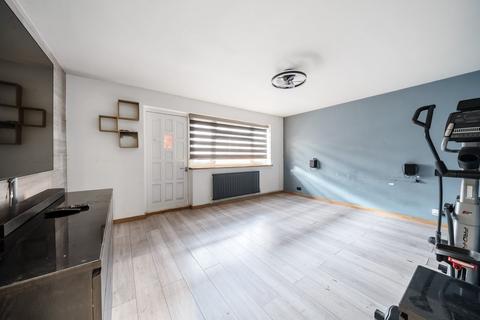 32 Burham Close, London, SE20 8JF