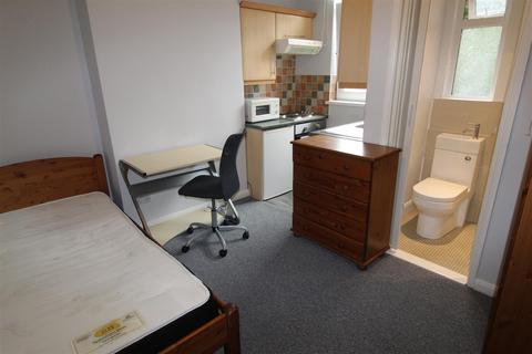 Studio to rent, Gloucester Street, Coventry