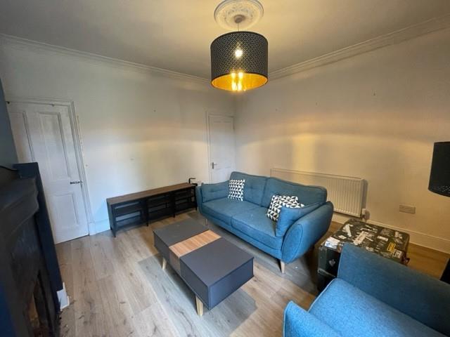 Lounge 1.jpg