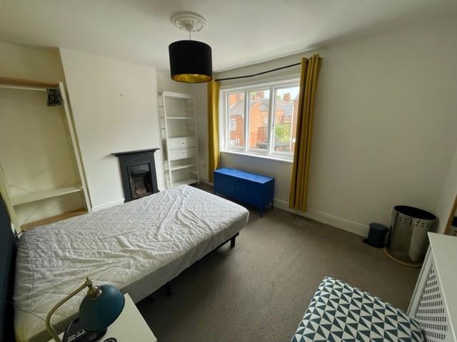 Bed 1.jpg