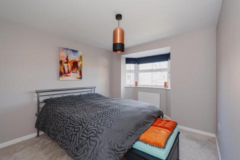 10 Buxton Close, Epsom, KT19 8BD