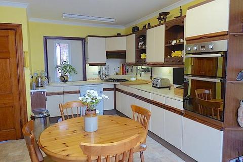 Powhillock, 1 Hunter Street, Auchterarder, PH3 1PA