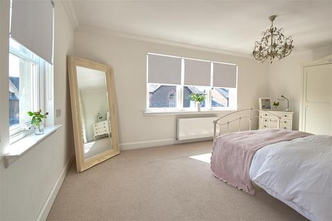 32 Carrington Terrace, Crieff, PH7 4DZ