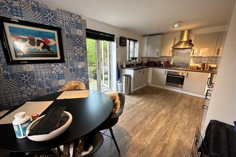 27 Balmoral Close, Northampton, NN5 4WA