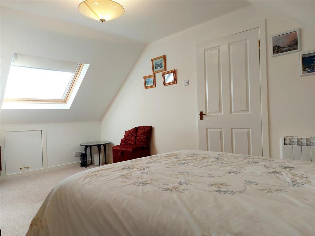 Killichonan Upstairs Bedroom.jpg