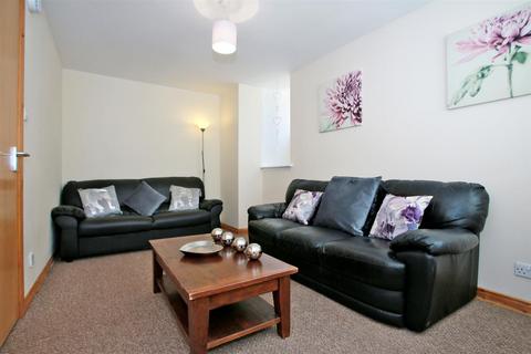 22b Adelphi, Aberdeen, AB11 5BL