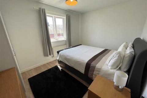 53 Balfour Close, Northampton, NN2 6LL