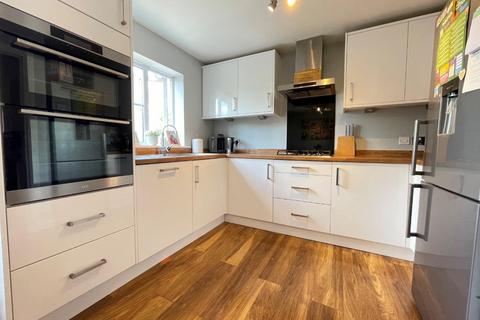 45 Finney Drive, Grange Park, Northampton, NN4 5DT
