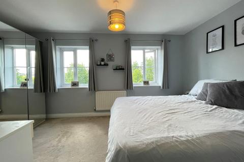 45 Finney Drive, Grange Park, Northampton, NN4 5DT