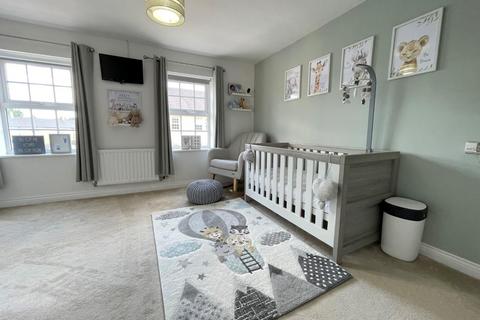 45 Finney Drive, Grange Park, Northampton, NN4 5DT